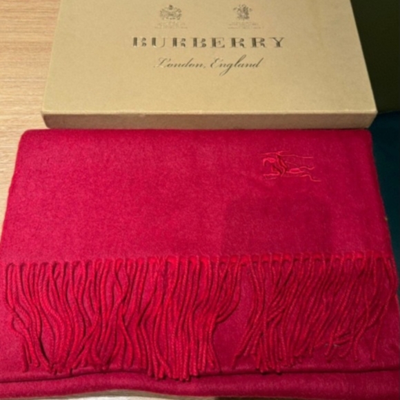 New 100% Lambswool Red Color Authentic Burberry Scarf - Picture 2 of 2